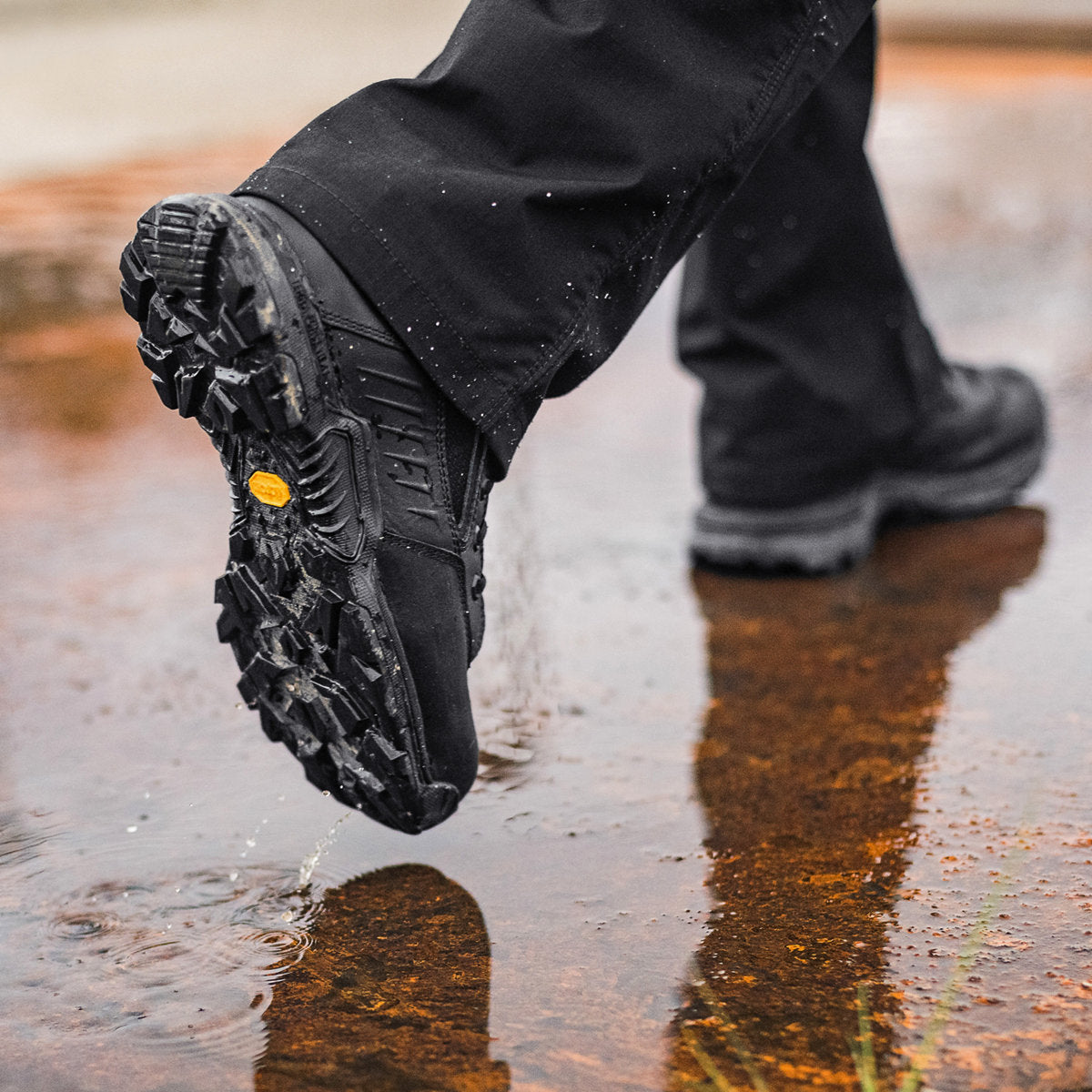 Strikerbolt 8" GTX Boot: Unprecedented responsiveness and comfort for long-lasting wear.