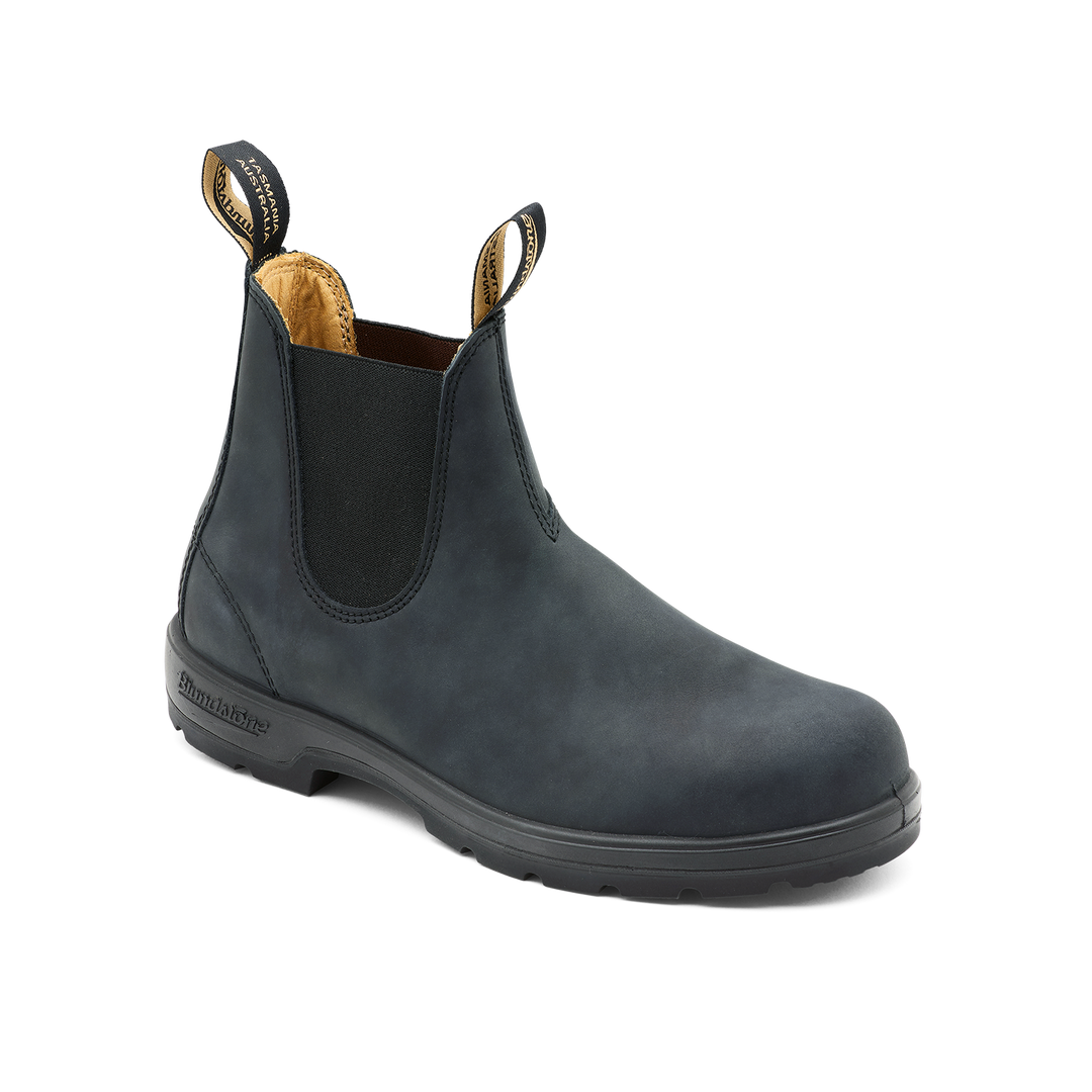 Blundstone 587 Classic: Renowned comfort and resilience make this boot perfect for any occasion.