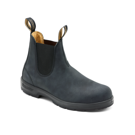 Blundstone 587 Classic: Renowned comfort and resilience make this boot perfect for any occasion.