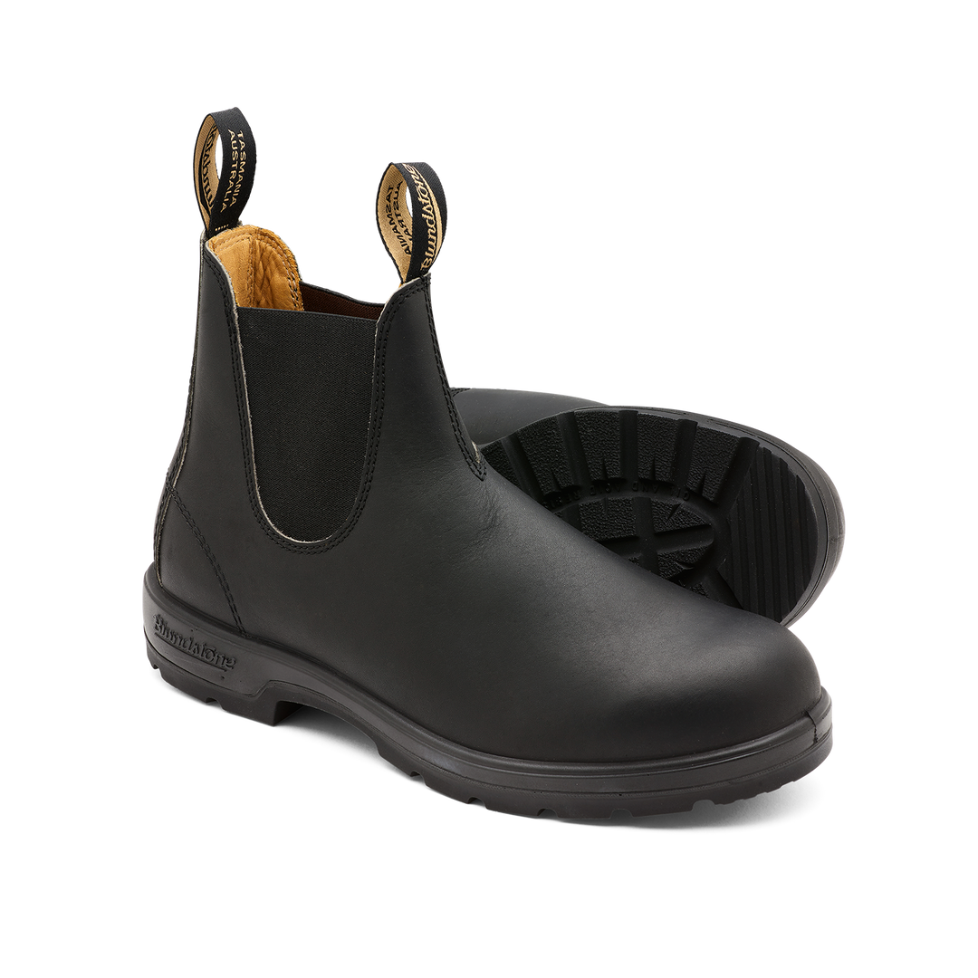 Blundstone 585 Classic: Step out in confidence with the classic design and unmatched comfort of the Blundstone 585 Classic boots.