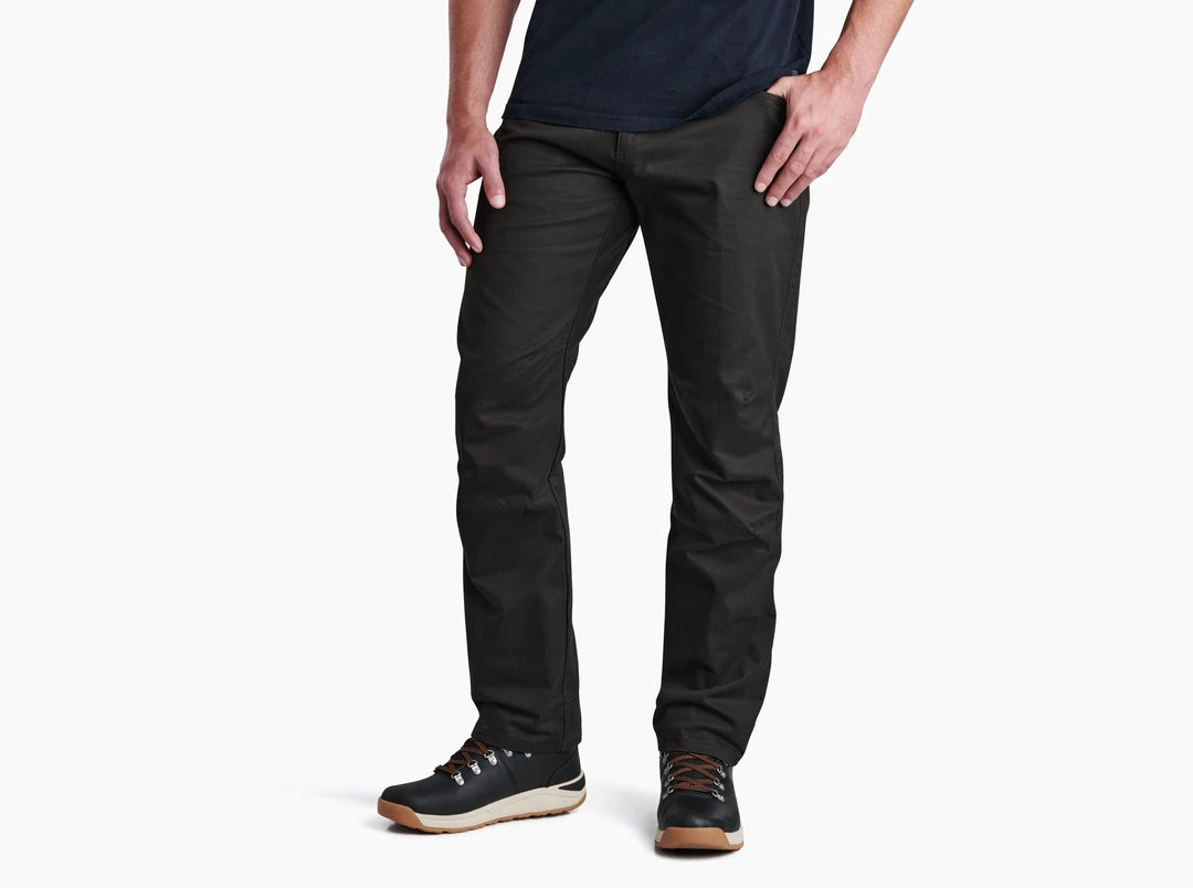 Comfortable Performance Pant: Ideal for life on the go.