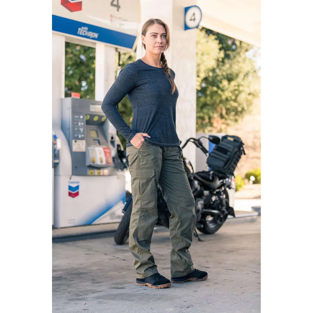Double-Reinforced Seat and Knee Pant: Provides extra strength and durability.