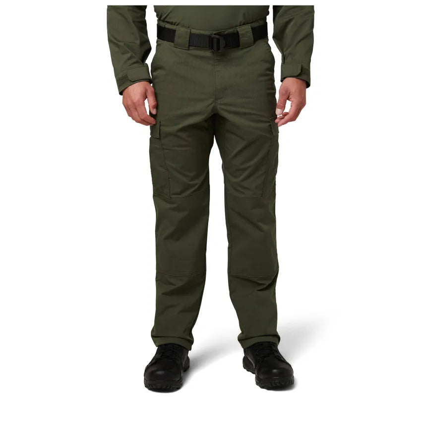Designed for tactical duty, the 5.11 TDU® Pant features Flex-Tac® mechanical stretch fabric and reinforced knees for durability and flexibility. Its cargo pockets are TacTec™ compatible, while removable blousing straps offer versatility in wear. (320)