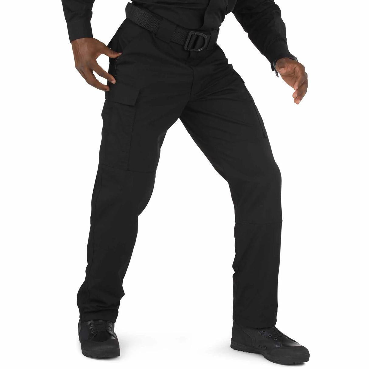 DWR Finish Finish Tactical Pant: Ensures resistance to stains and soil for long-lasting performance.