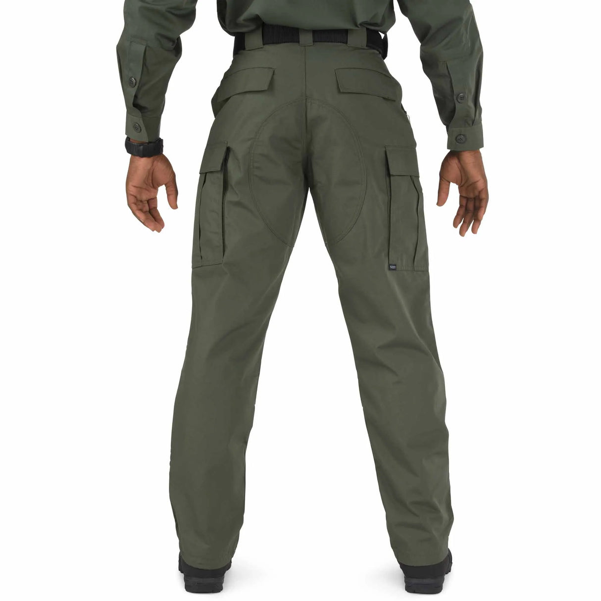 Versatile and Practical Tactical Pant: Ideal for a wide range of missions and activities.