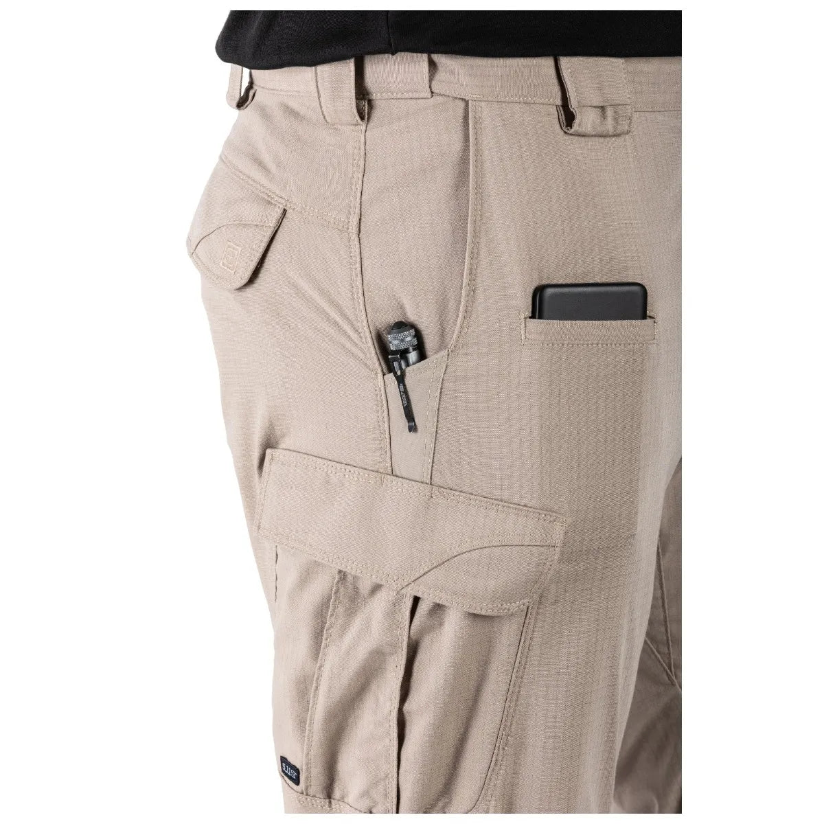 Comfortable and Functional Pant: Provides comfort without compromising performance.