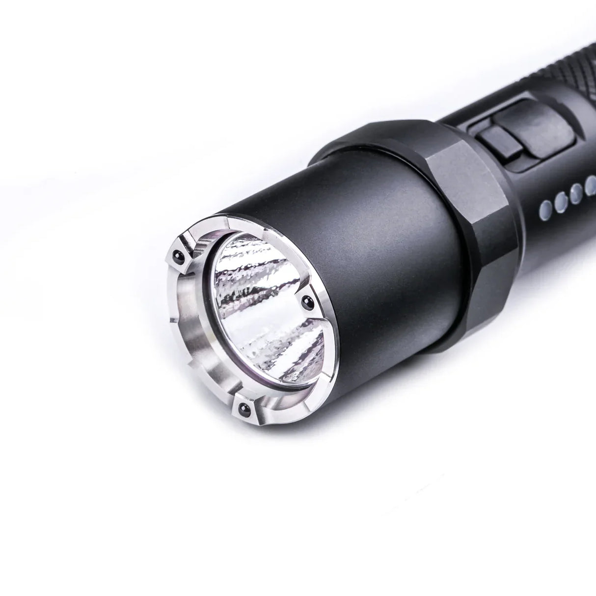 NEXTORCH - P8 High Output Compact Duty Flashlight