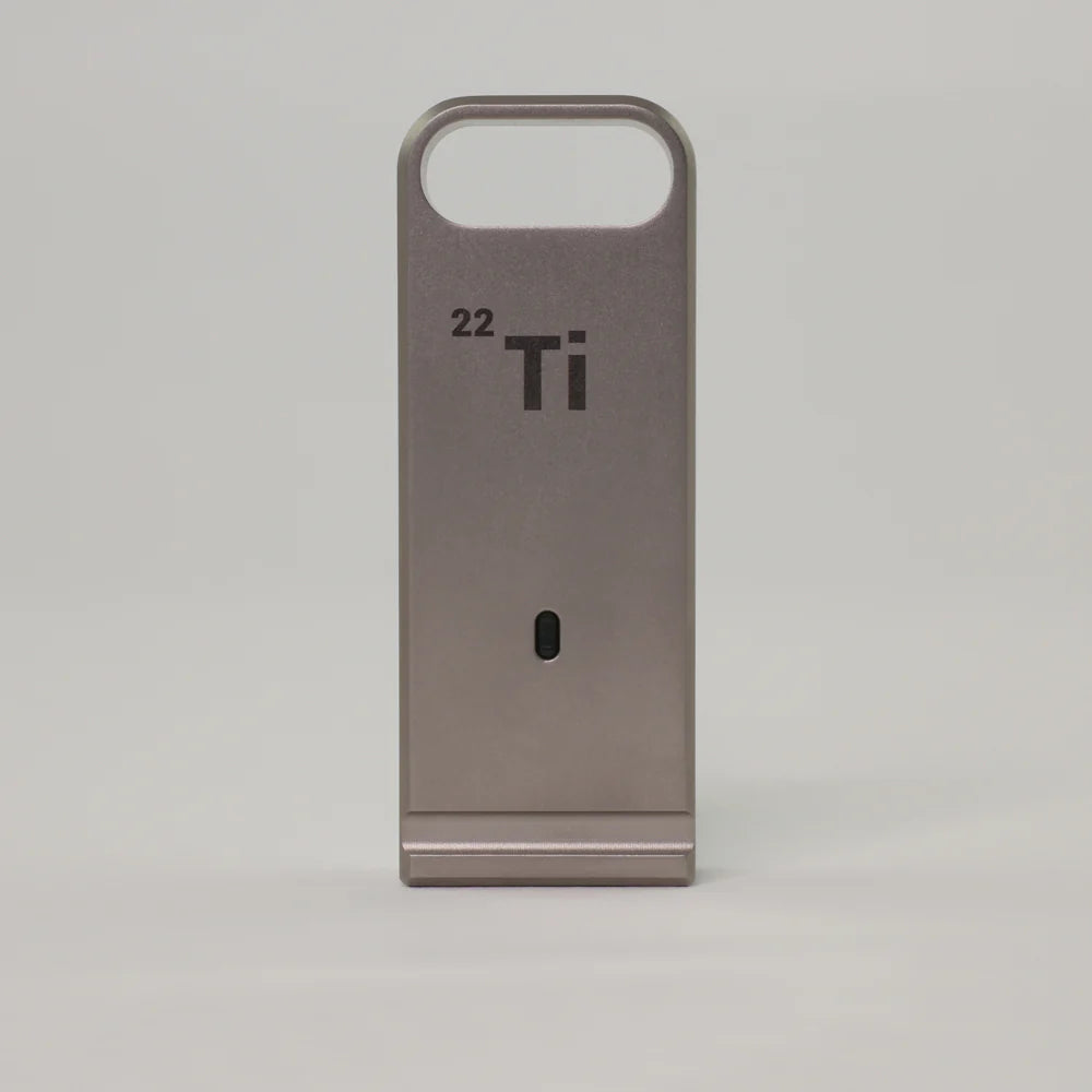 Fox 40 - Titan with Paracord+ Metal Clasp, TITANIUM