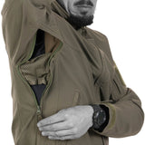 UF PRO Delta Eagle Gen.3 Tactical Softshell Jacket: Quick and easy access to sidearm with press button at the hip for fast draw capabilities.