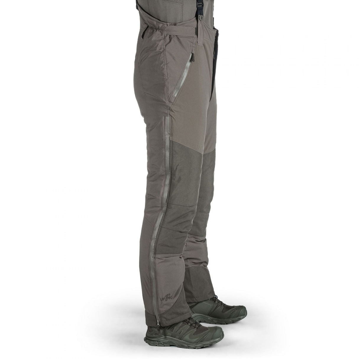 Delta OL 3.0 Gear: Water-repellent design, YKK® side zippers, Cordura® reinforcements.