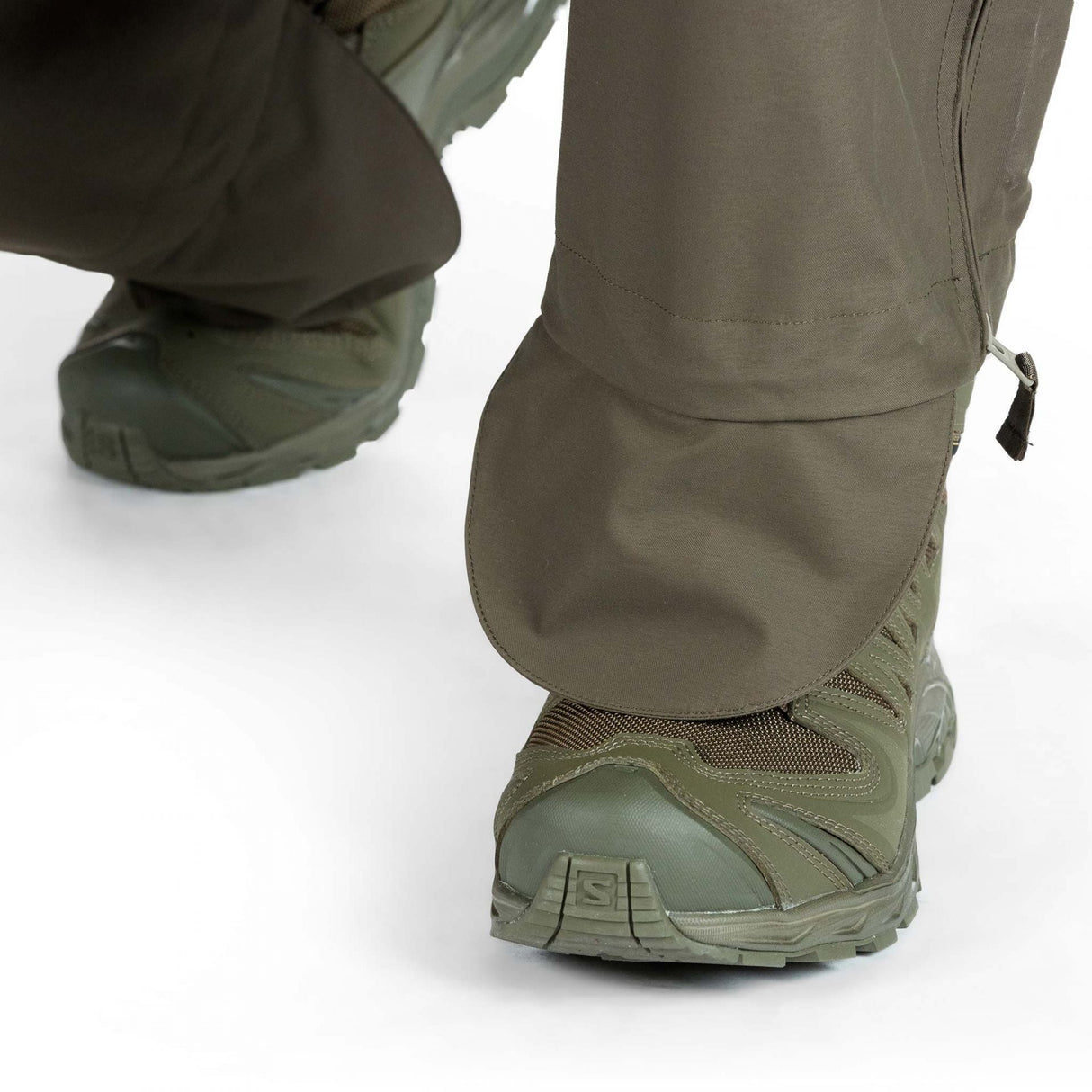 Outdoor Rain Pants: Waterproof tactical pants with detachable suspenders and boot-hooked shoe covers.