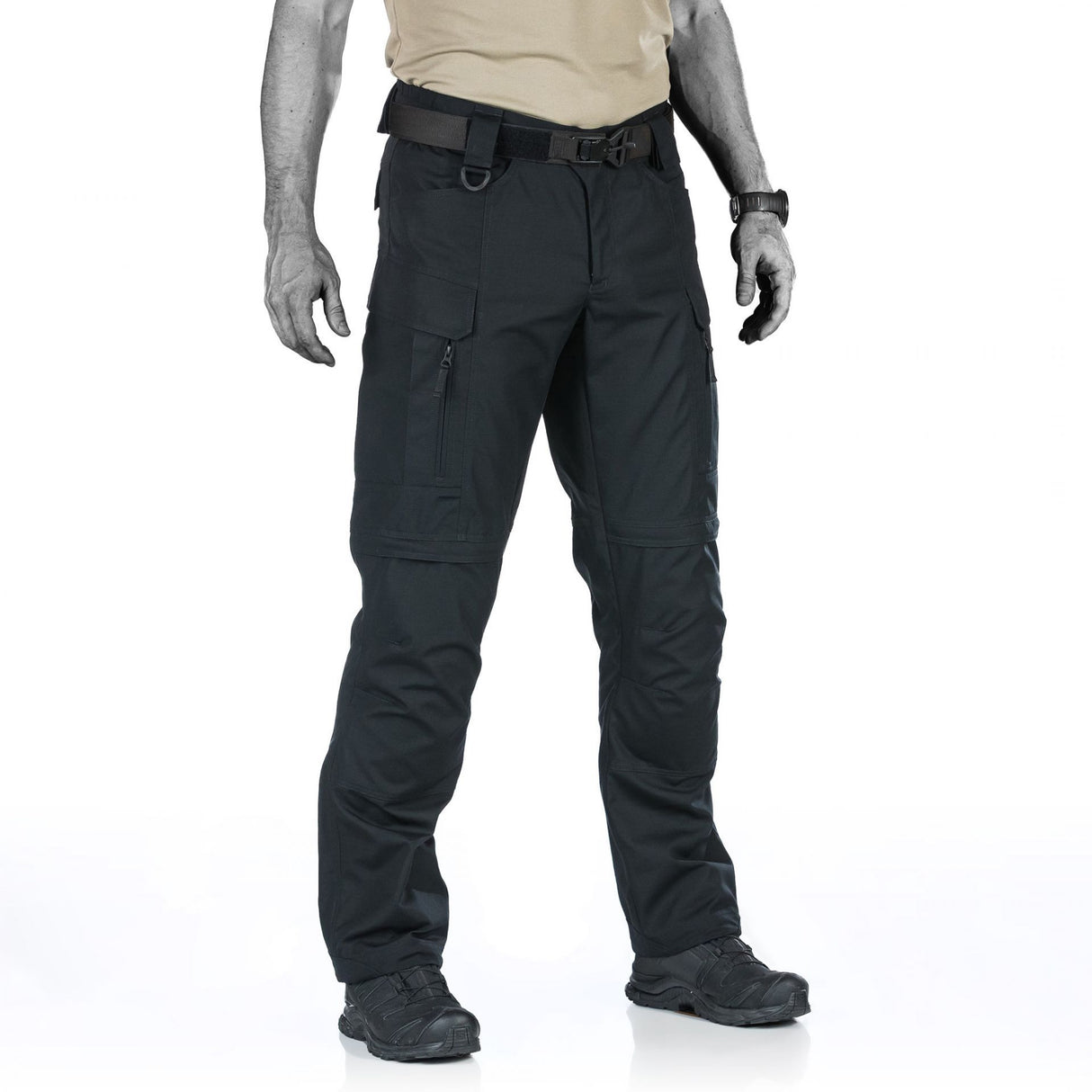 Convenience meets functionality with P-40 Classic Gen.2 Tactical Pants. Double-zipper pull-fly and inner zipper for detachable WINDSTOPPER® lining.