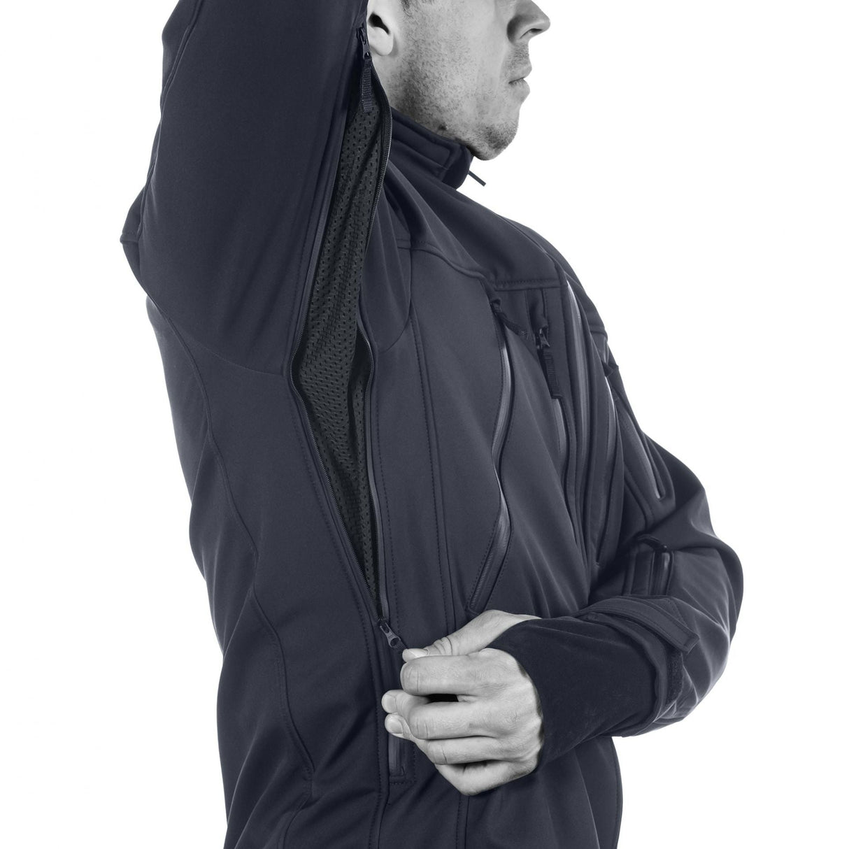 Delta Eagle Gen.2 Jacket: Eight functional pockets, cuff adjusters, wrist warmers.