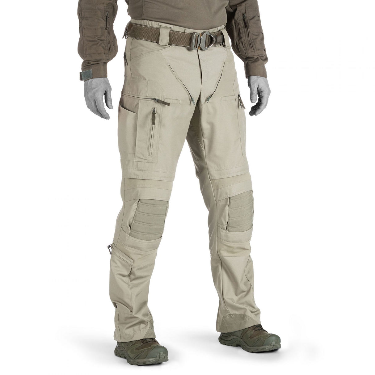 Tactical Legwear: UF PRO 3-layer knee protection, functional pockets, connectivity options.