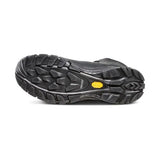 Outdoor Footwear: Waterproof, breathable, secure fit, maximum performance.