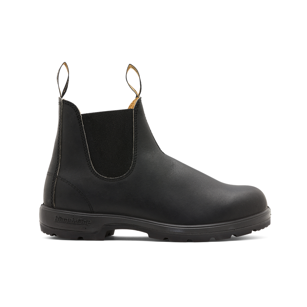 Blundstone 585 Classic: Elevate your wardrobe with the timeless appeal and rugged durability of the Blundstone 585 Classic.