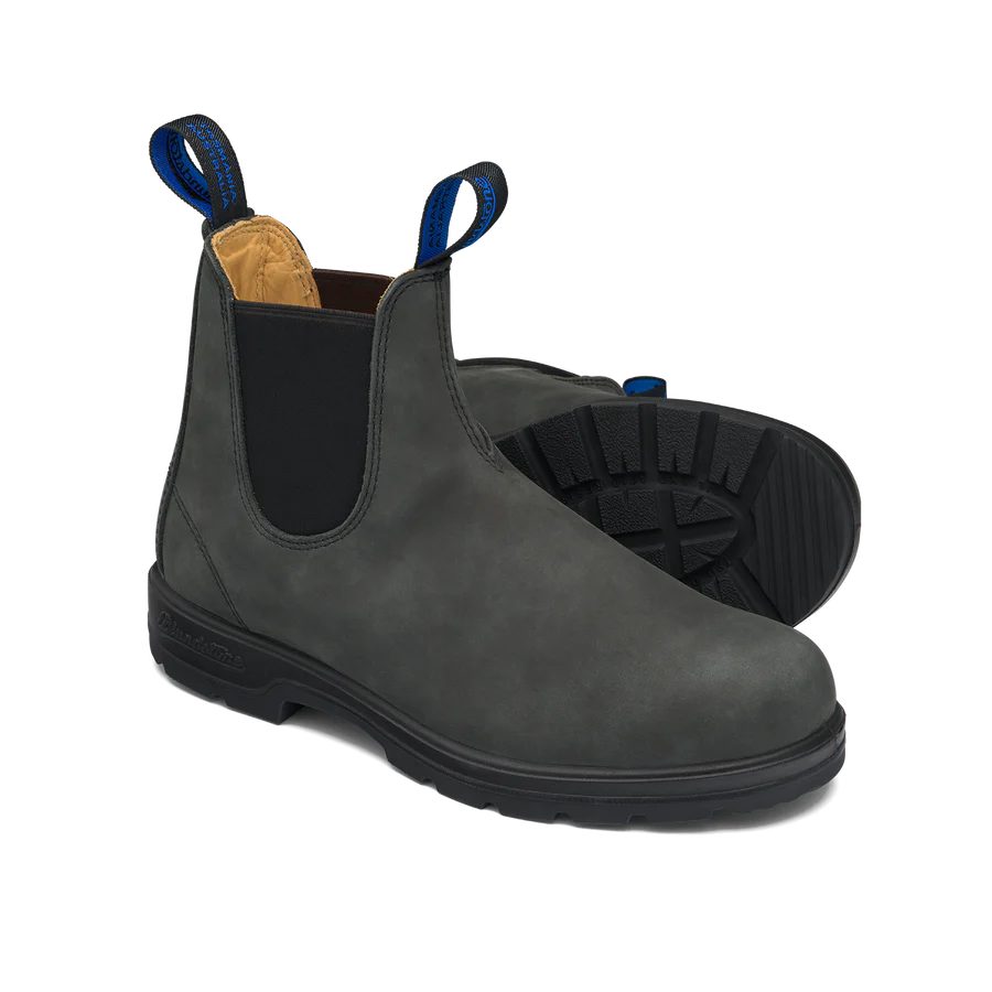 Blundstone #1478 Winter Thermal Classics: Waterproof elastics for protection in harsh conditions.