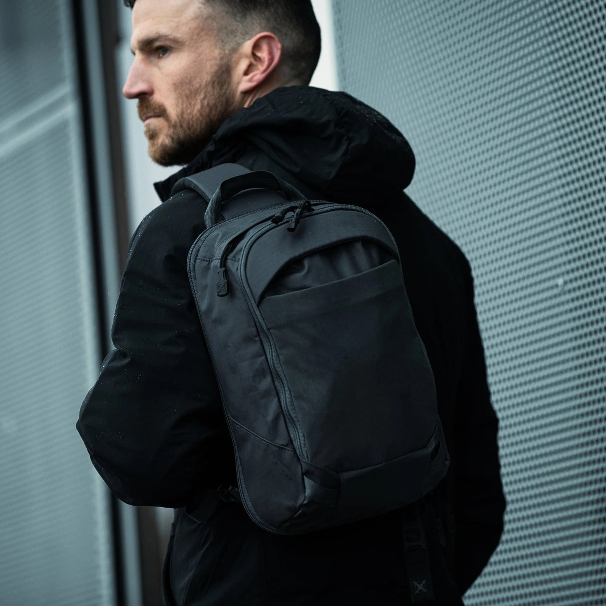 Vertx - Urban Ghost 10L Sling Bag