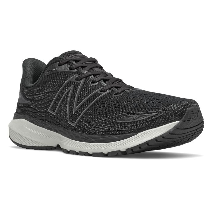 New balance hotsell zante all black