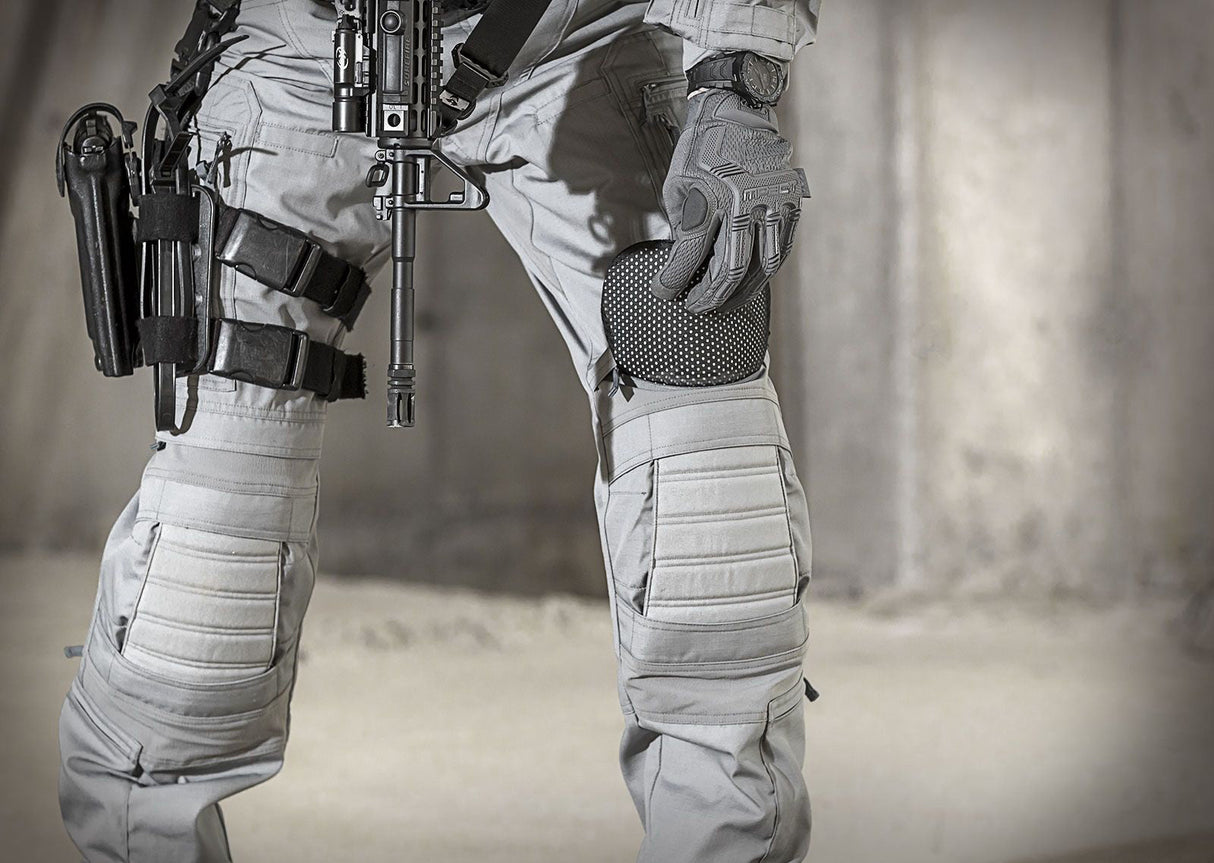 Shock-Absorbing Knee Pads: IMPACT version offers maximum protection against impacts.